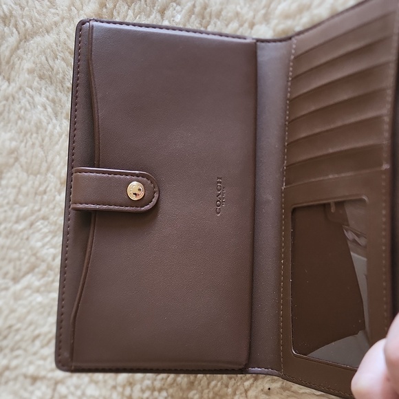 Beautiful Coach Signature Wildflower Snap Wallet/Wristlet πΈπ€π - Picture 11 of 16